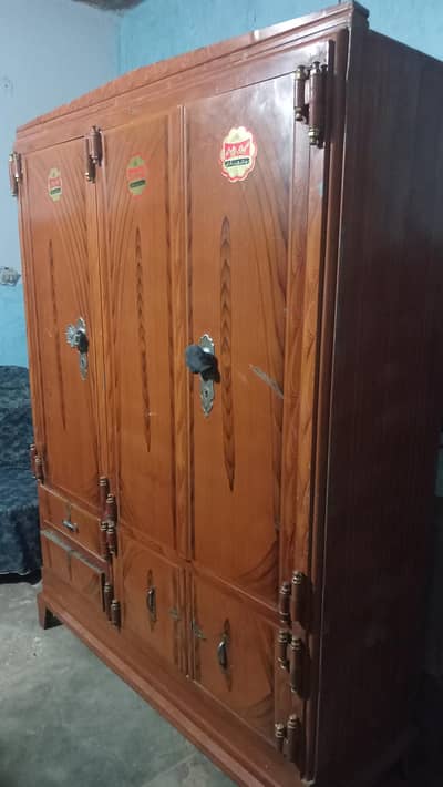 Almari 3 door