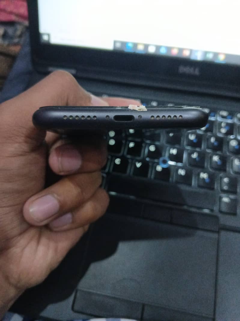 Apple iPhone 11 3