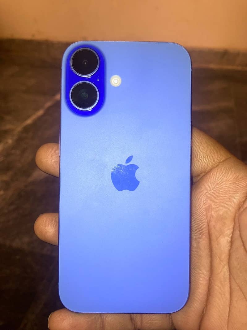 Apple iPhone 16 0