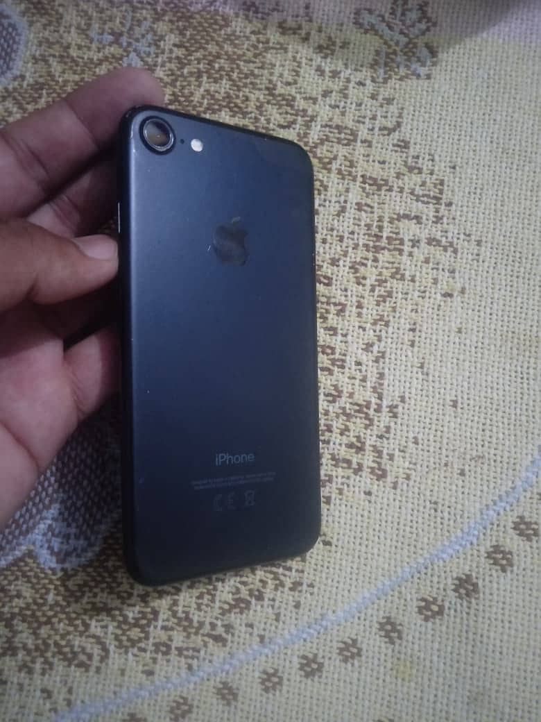 Apple iPhone 7 1