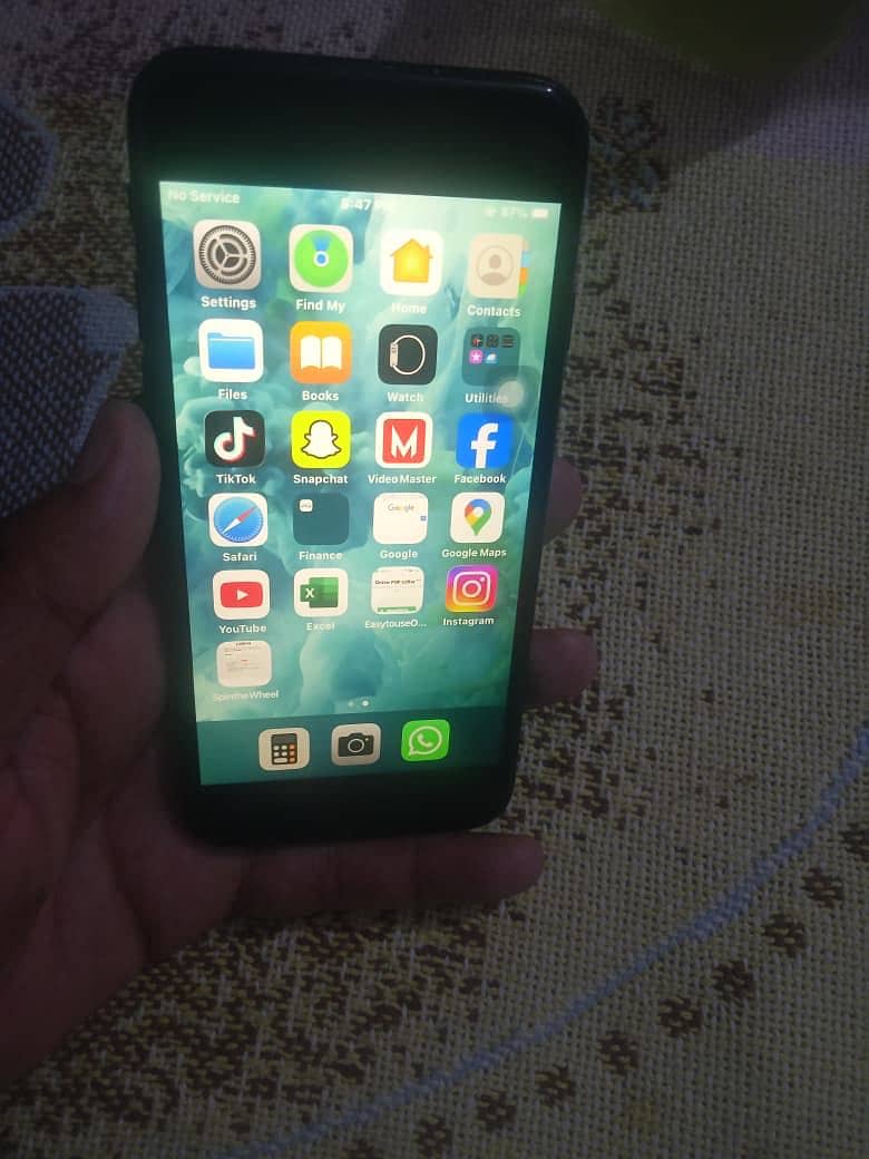 Apple iPhone 7 2