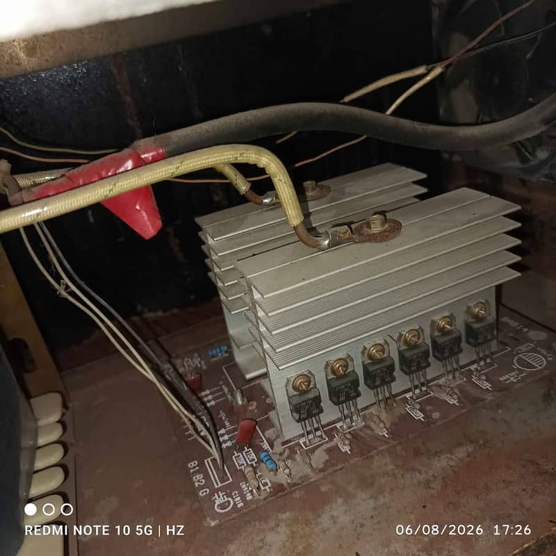 Local UPS 800W 5