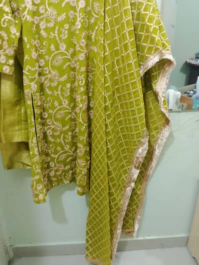 2 hours used only 3 piece bridal chiffon jarjat in medium size