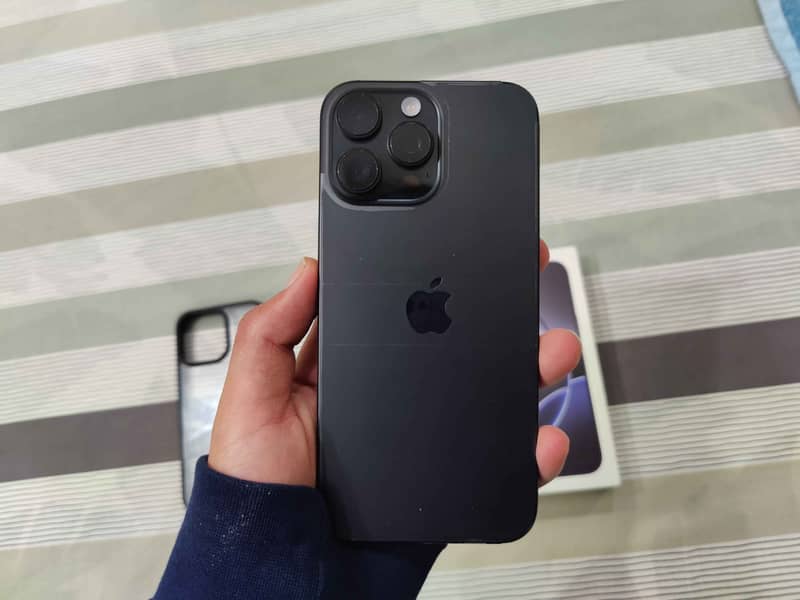 Apple iPhone 16 Pro Max sim lock 3