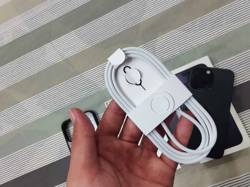 Apple iPhone 16 Pro Max sim lock 4