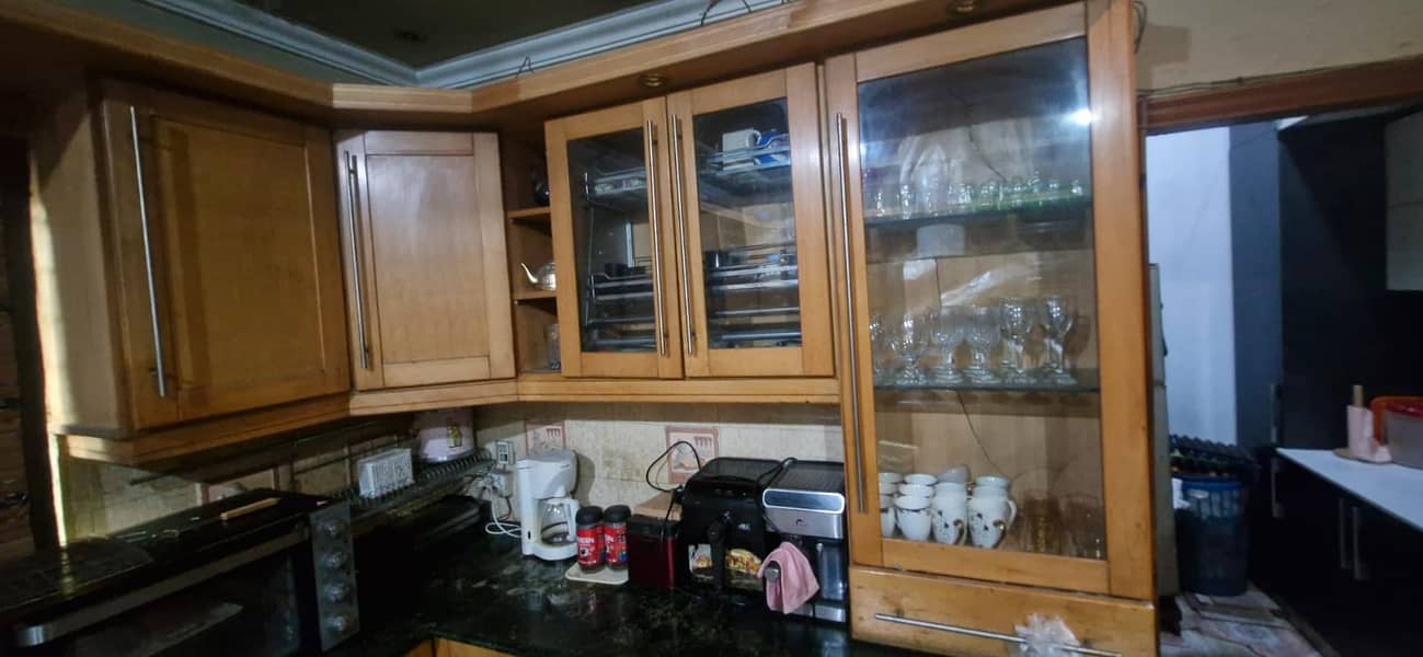 Full Kitchen 1