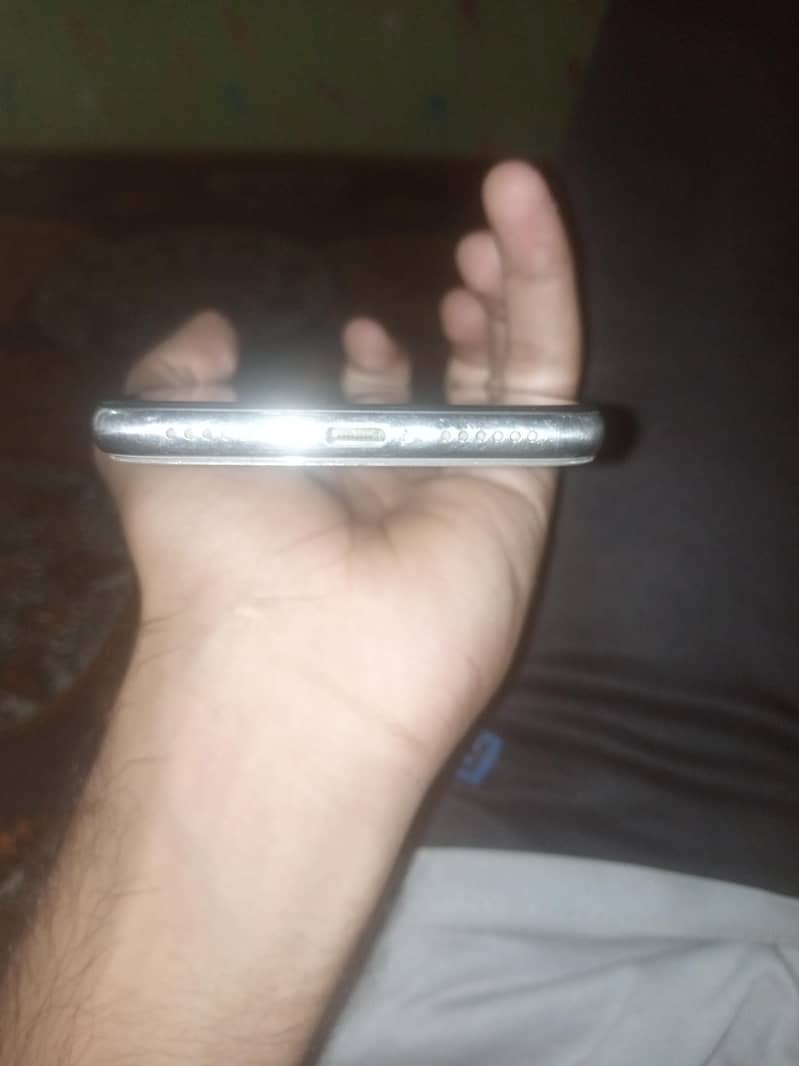 Apple iPhone X 3