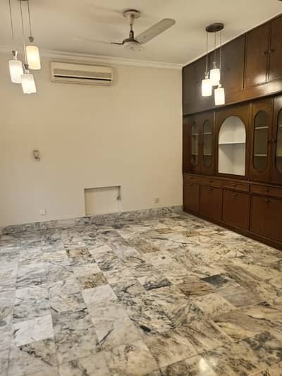 F-10 Excellent 666 SQY House Double Story House, Spacious Rooms Proper 5 Bedrooms, 5 Attached Bathrooms Study Room. Modern Fittings Along With Tile Flooring Drawing Dining, TV Lounge, 2 Kitchens