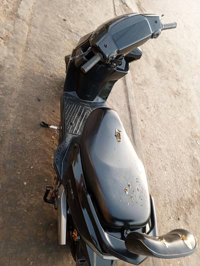 Electric scuty crown