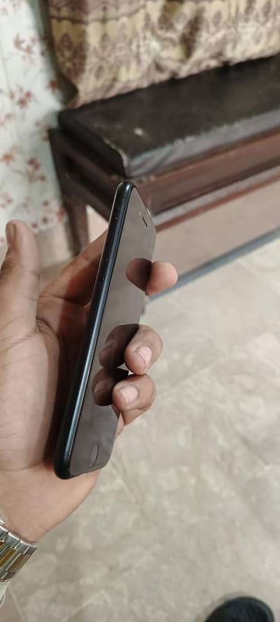 Apple iPhone SE