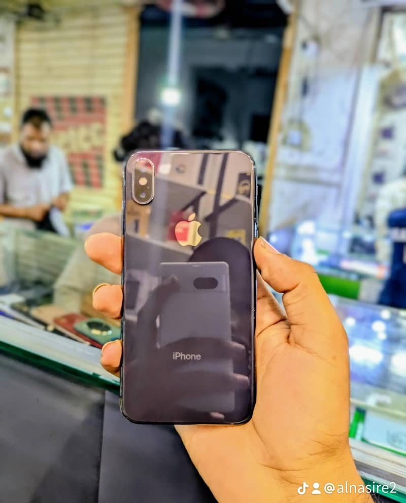 Apple iPhone X 3