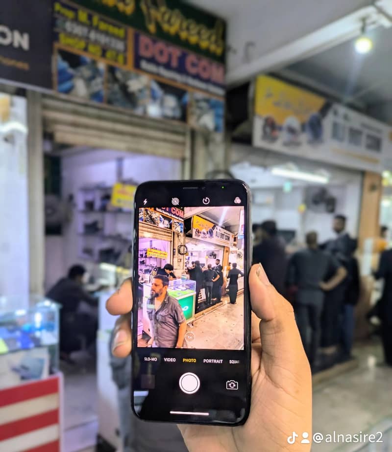 Apple iPhone X 4