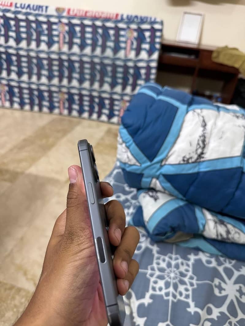 Apple iPhone 17 3