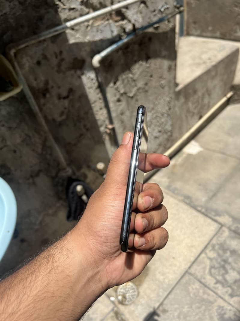 Apple iPhone X 2