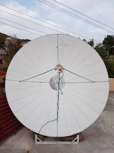 8 feet Shabir A Quality dish 4 pieces neet & clean 10 x 10 condition