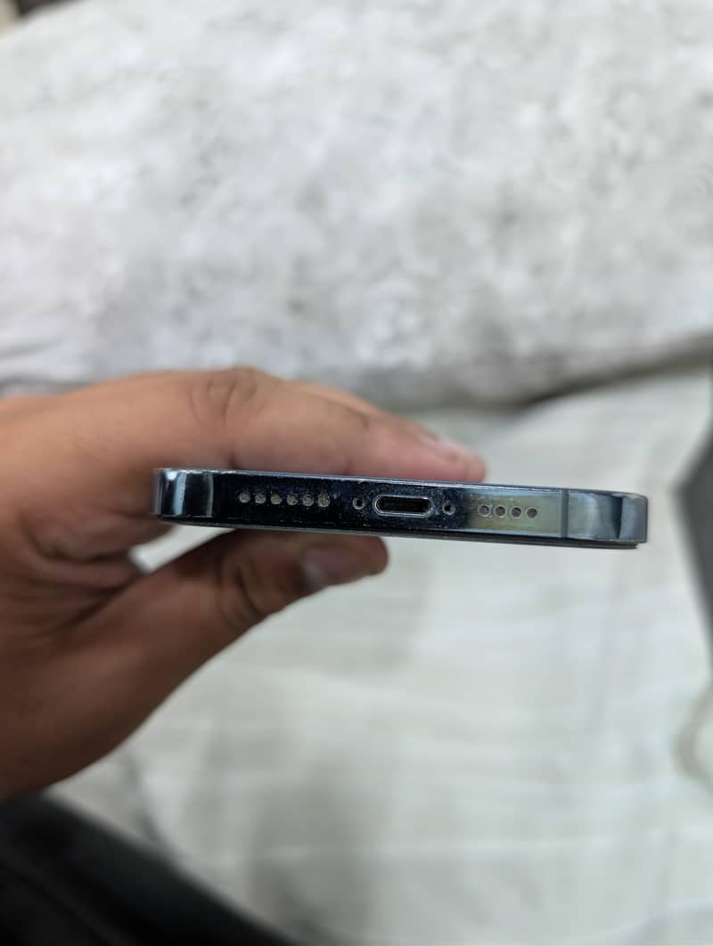 Apple iPhone 12 Pro Max 2