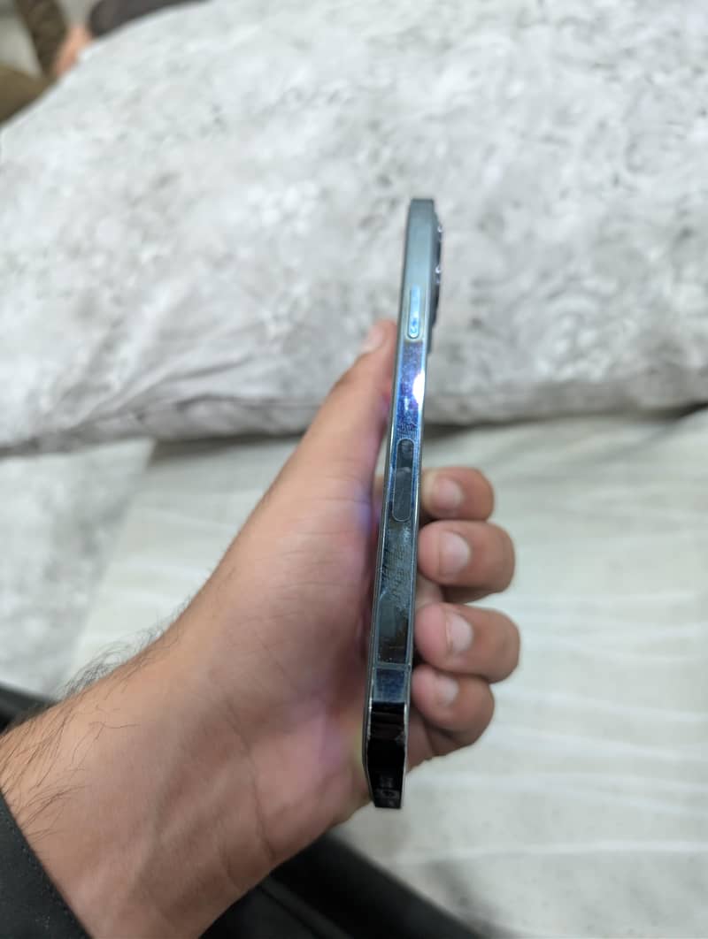Apple iPhone 12 Pro Max 3