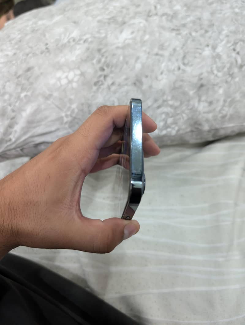Apple iPhone 12 Pro Max 4