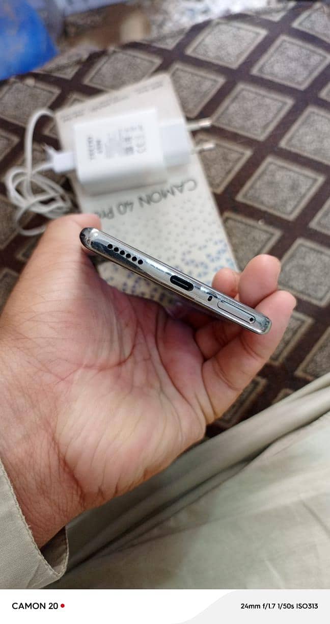 Tecno CAMON 40 Pro 1