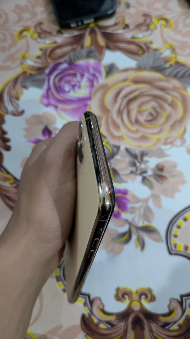 Apple iPhone 11 Pro Max 0