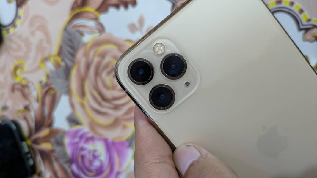 Apple iPhone 11 Pro Max 1