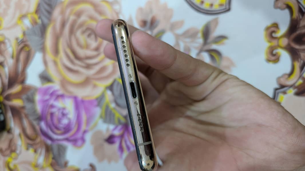 Apple iPhone 11 Pro Max 3