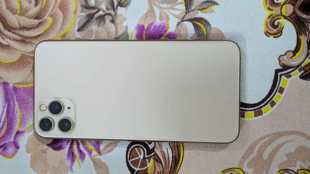 Apple iPhone 11 Pro Max 5