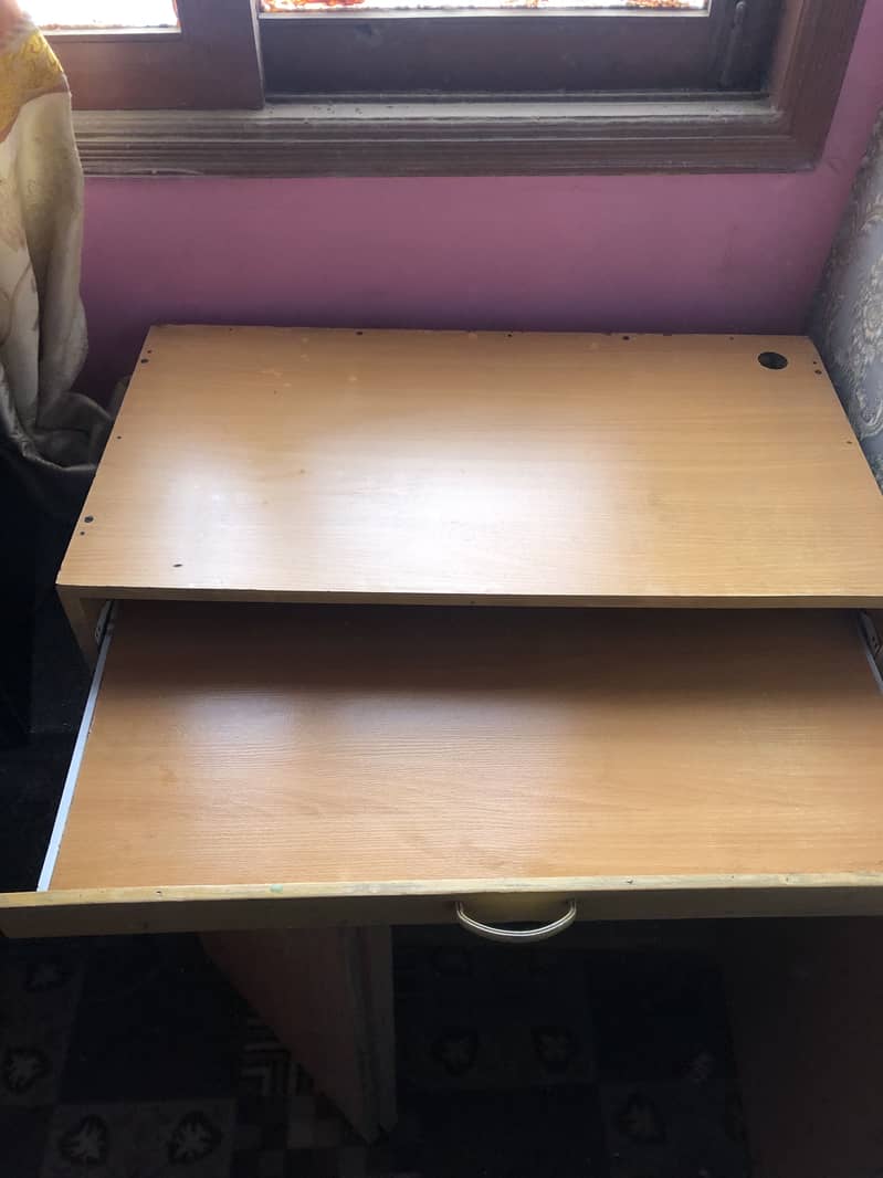 Computer table for sale 2