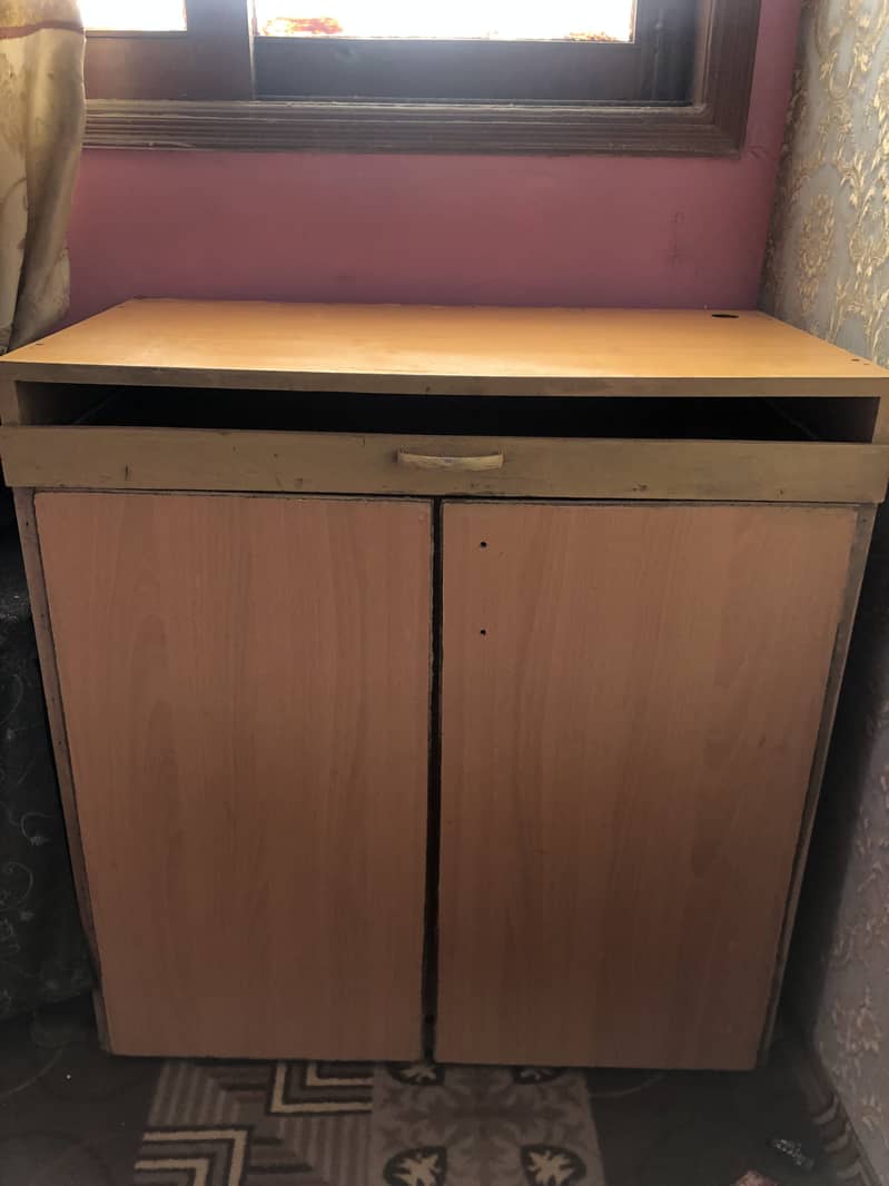 Computer table for sale 3
