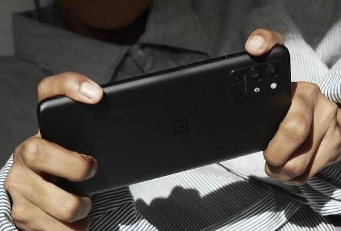 One Plus 9R 3