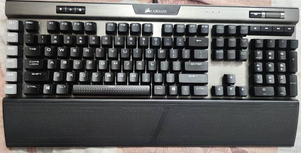 Corsair K95 Platinum Mechanical Keyboard | ICUE Software Controllable.