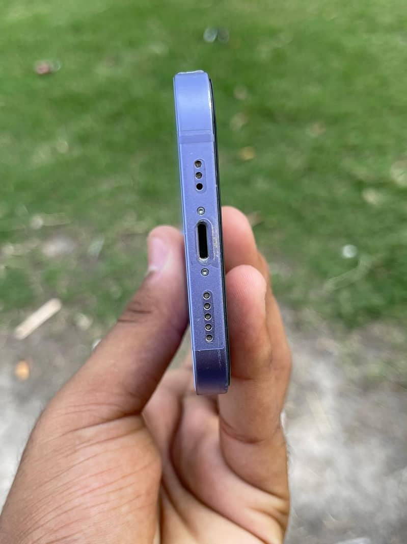 Apple iPhone 12 2