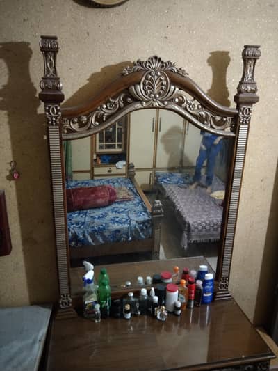 Dressing Table with looking Mirror