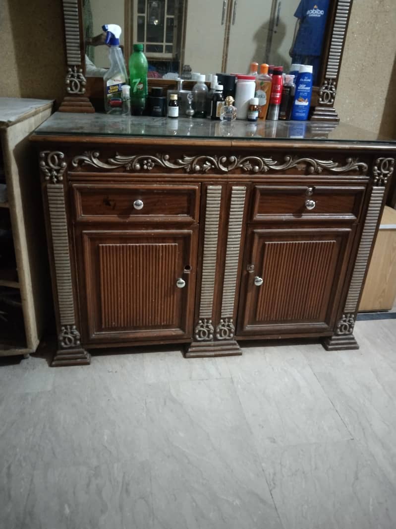 Dressing Table with looking Mirror 2