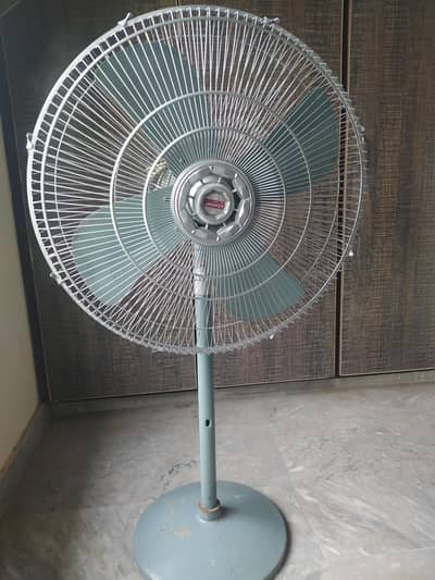 Pedestal Fan for sale