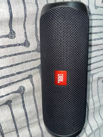 JBL FLIP 5 BlUETOOTH SPEAKER