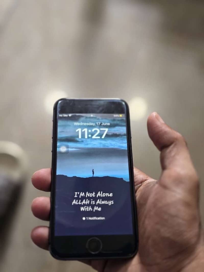 Apple iPhone 8 1