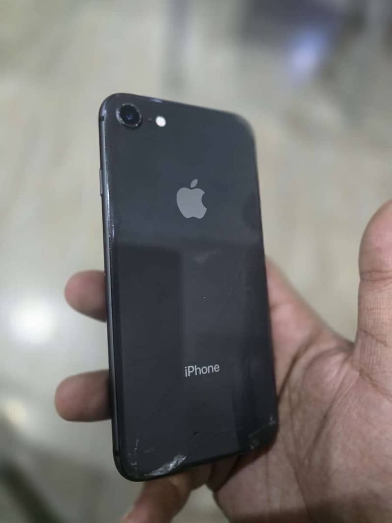 Apple iPhone 8 3