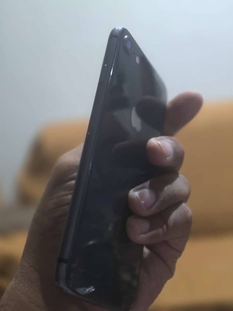 Apple iPhone 8 4