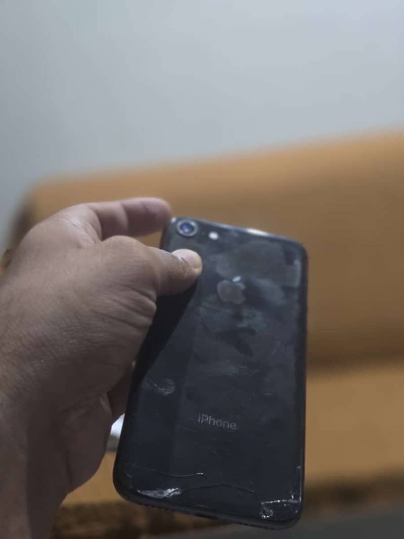 Apple iPhone 8 5