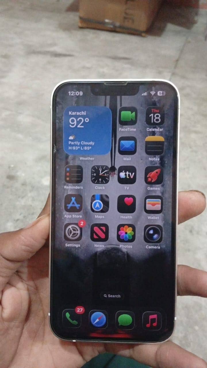 iPhone 13 0