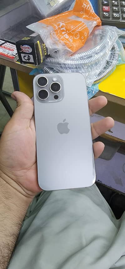 Apple iPhone 16 Pro Max jv