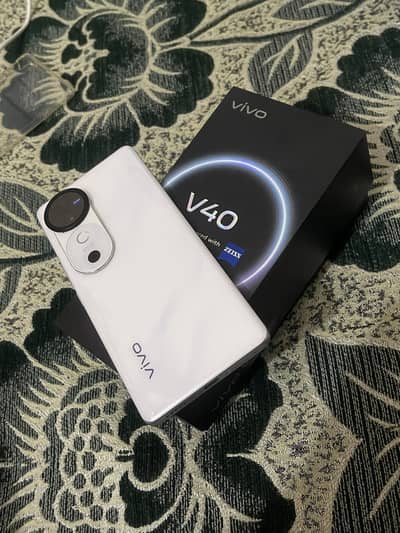 Vivo V40