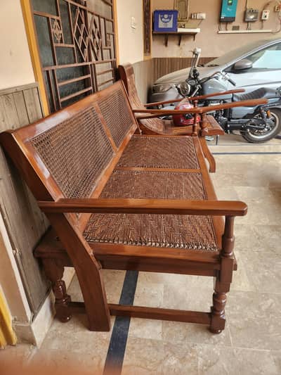 3 seater with table