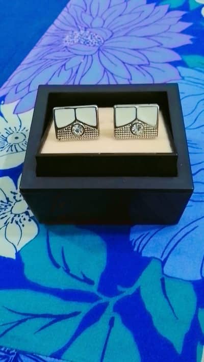 Cufflinks