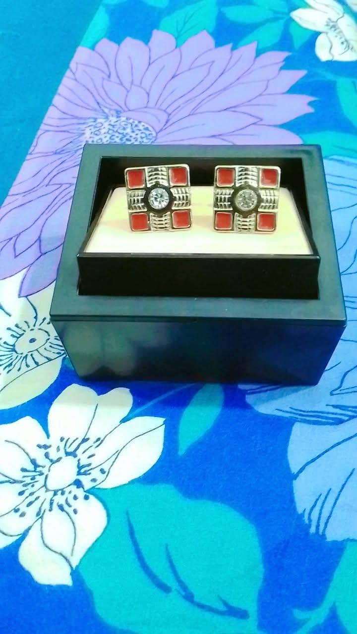 Cufflinks 5