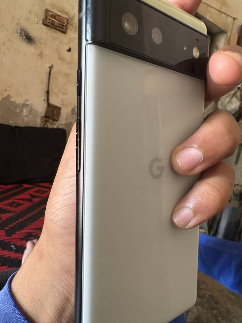 Google Pixel 6 4