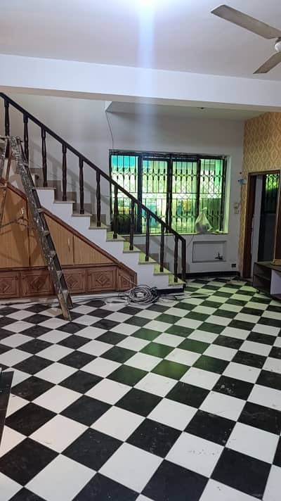 14 Marla Full House Available For Rent In Tufail Road.