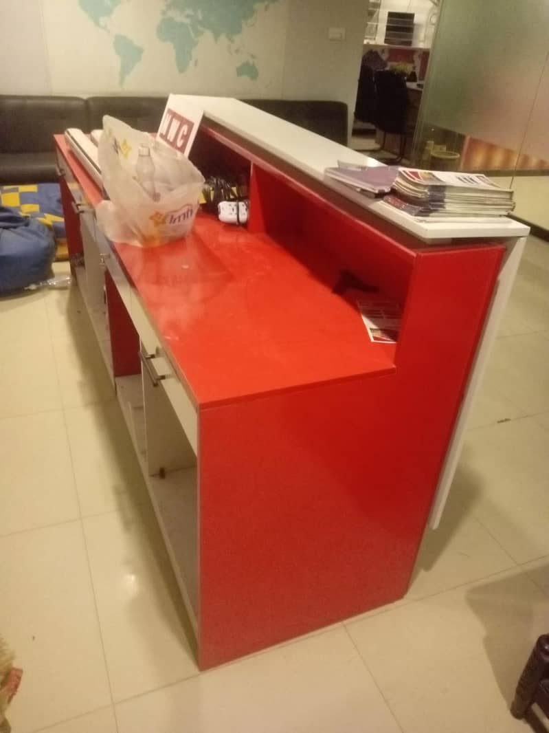 Reception desk 3