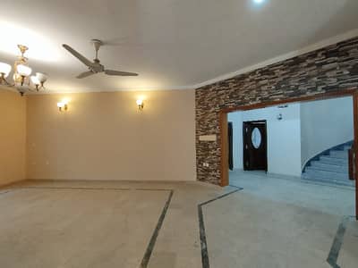 21-Marla House With 6-Bedrooms In Main Cantt